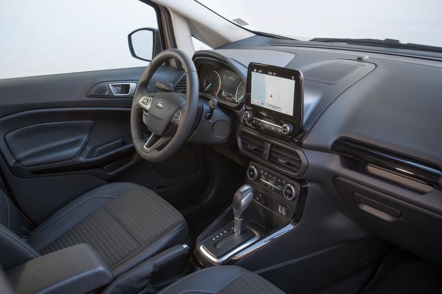 Интерьер Ford EcoSport 2017 года  (WW) (фото 7 из 10)
